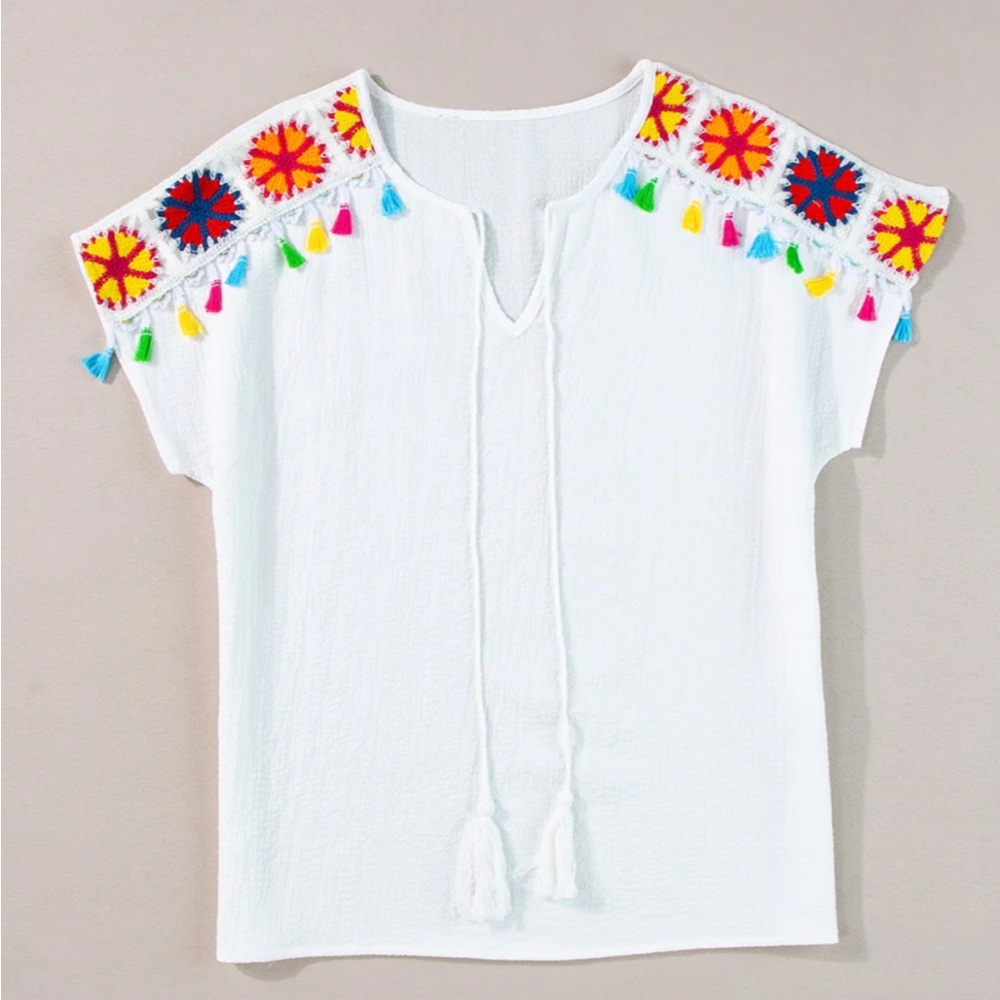Short sleeved top with crochet squares